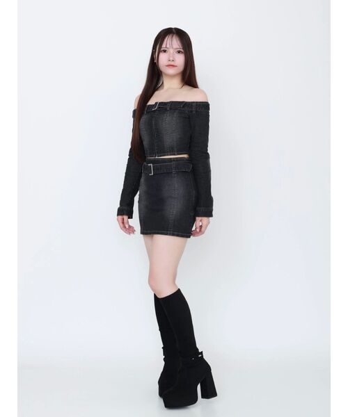 EATME(イートミー)の「ベルトオフショルデニムTOP(その他トップス・レディース・ブラウン/ブルー/ブラック・FREE)」の4枚目の写真