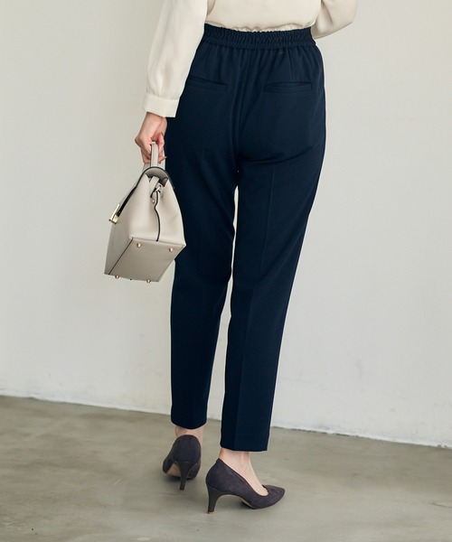 12Twelve Agenda（トゥエルブ　アジェンダ）の「ウォッシャブルハイストレッチジョーゼットテーパードパンツ（その他パンツ・レディース・チャコールグレー/ベージュ/ネイビー・M/S）」の5枚目の写真