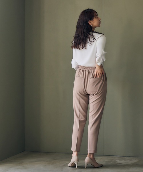12Twelve Agenda（トゥエルブ　アジェンダ）の「ウォッシャブルハイストレッチジョーゼットテーパードパンツ（その他パンツ・レディース・チャコールグレー/ベージュ/ネイビー・M/S）」の11枚目の写真