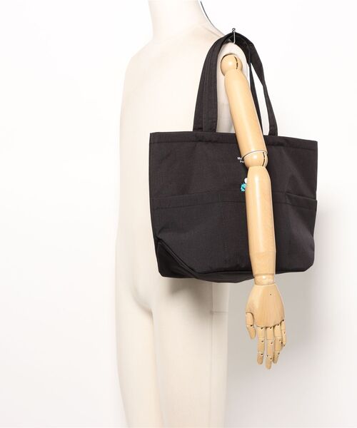 Manhattan Portage(マンハッタンポーテージ)の「TOMPKINS TOTE BAG (MD) 500D CORDURA SESAME ST(トートバッグ・レディース・ブラック・MEDIUM)」の16枚目の写真