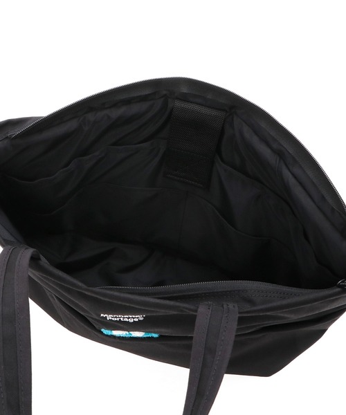 Manhattan Portage(マンハッタンポーテージ)の「TOMPKINS TOTE BAG (MD) 500D CORDURA SESAME ST(トートバッグ・レディース・ブラック・MEDIUM)」の8枚目の写真