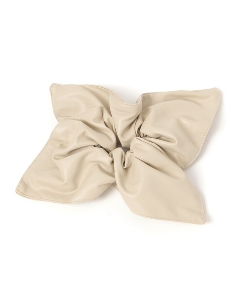 LEPSIM(レプシィム)の「スクエアシュシュ 593608(シュシュ・レディース・ベージュ/ブラック・ONE SIZE)」の6枚目の写真