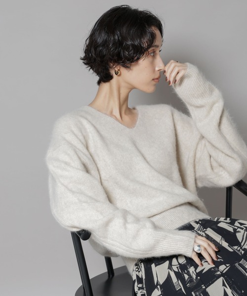 NANO universe Vネックニットセーター アイボリー NANO universe（ナノユニバース）の「Vネックワイドニットプル