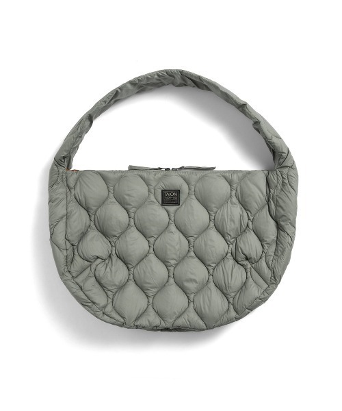 fridge（フリッジ）の「【TAION】タイオン MILITARY BANANA SHOULDER DOWN BAG-L＜MILITARY／SOFT SHELL＞ TAION-BBG02ALSML-1-L（ショルダーバッグ・メンズ・その他/ブラック/グリーン/その他1/ベージュ・ONESIZE）」の3枚目の写真