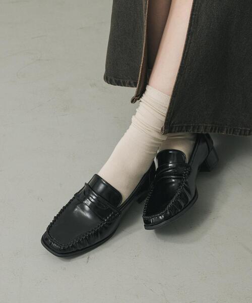 SENSE OF PLACE by URBAN RESEARCH（センスオブプレイスバイアーバンリサーチ）の「メタリックギャザーローファー（ローファー・レディース・ブロンズ/ブラック・SMALL/MEDIUM/LARGE）」の3枚目の写真