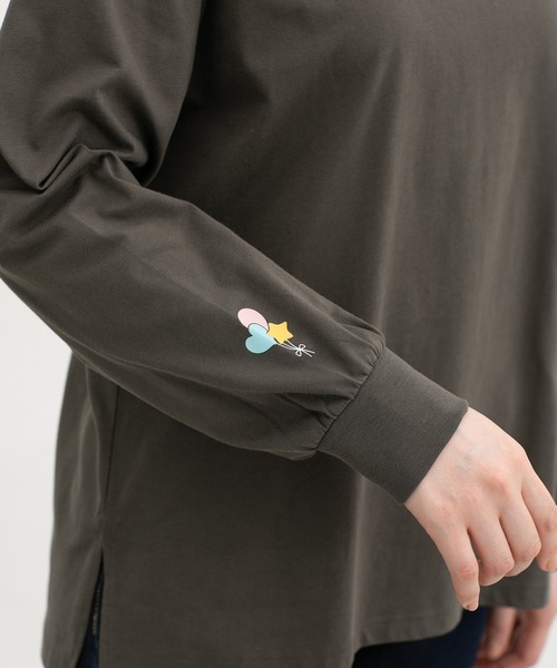 Honeys(ハニーズ)の「モチーフ刺繍Tシャツ(Tシャツ/カットソー・レディース・スミクロ/ミント/ブラウン/ベージュ/オフホワイト・L/S/M/SS)」の16枚目の写真
