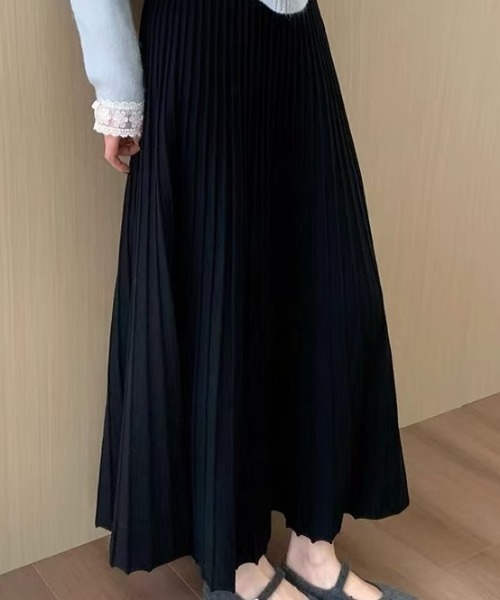 Maison Calme（メゾンカルム）の「リブニットトップス＆プリーツスカート セットアップ　リラックス（セットアップ・レディース・グレー/ブラック/アイボリー・F）」の16枚目の写真