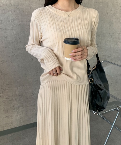 Maison Calme（メゾンカルム）の「リブニットトップス＆プリーツスカート セットアップ　リラックス（セットアップ・レディース・グレー/ブラック/アイボリー・F）」の22枚目の写真