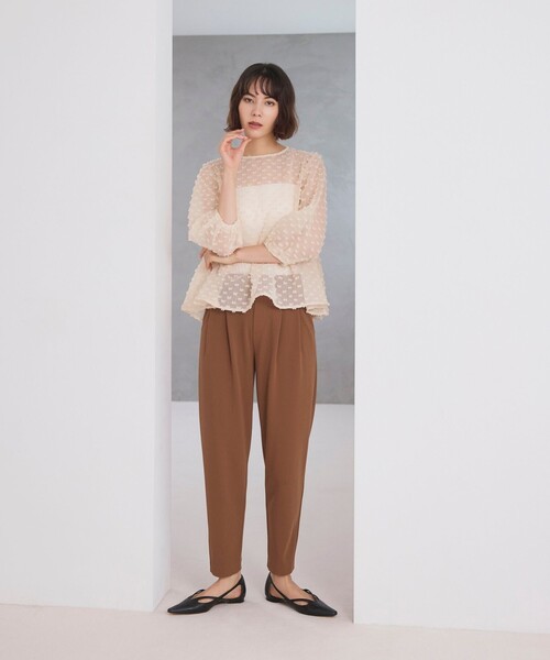 BIANCA(ビアンカ)の「【着回し抜群】美脚イージーテーパードパンツ(その他パンツ・レディース・ブラック/ベージュ・36/38/40)」の5枚目の写真