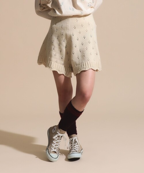 BEAMS COUTURE(ビームスクチュール)の「アイレット ニット ショートパンツ(その他パンツ・レディース・ブラウン系その他3/オフホワイト・ONE SIZE)」の7枚目の写真