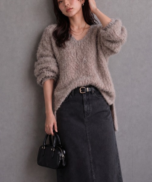sakishimatokyo(サキシマトーキョー)の「<ふわふわ>ミックスシャギー Vネックニット(ニット/セーター・レディース・チャコールグレー/ピンク/ブラウン系/ベージュ・FREE)」の1枚目の写真