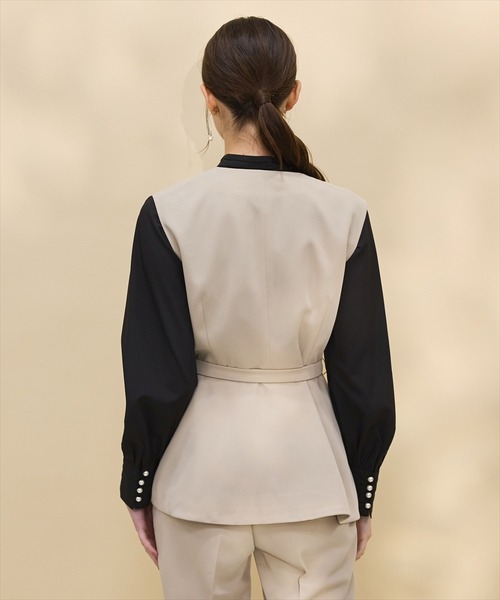 SWINGLE（スウィングル）の「ベルテッドペプラムジレ（シャツ/ブラウス・レディース・ベージュ/ネイビー/ピンク・FREE）」の8枚目の写真