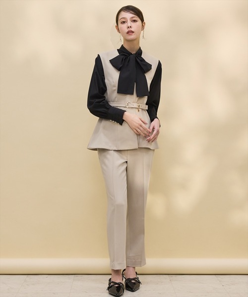 SWINGLE（スウィングル）の「ベルテッドペプラムジレ（シャツ/ブラウス・レディース・ベージュ/ネイビー/ピンク・FREE）」の9枚目の写真