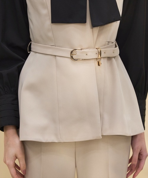 SWINGLE（スウィングル）の「ベルテッドペプラムジレ（シャツ/ブラウス・レディース・ベージュ/ネイビー/ピンク・FREE）」の12枚目の写真