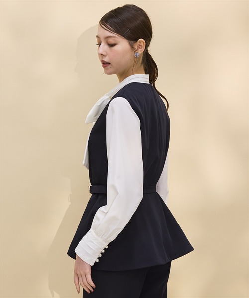 SWINGLE（スウィングル）の「ベルテッドペプラムジレ（シャツ/ブラウス・レディース・ベージュ/ネイビー/ピンク・FREE）」の13枚目の写真