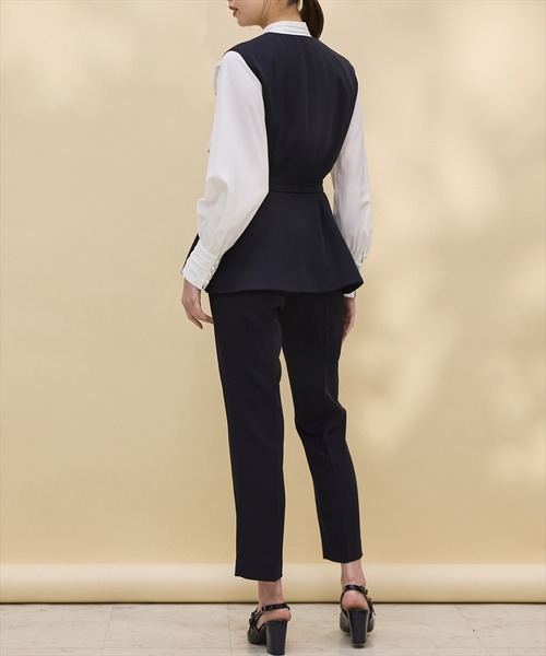 SWINGLE（スウィングル）の「ベルテッドペプラムジレ（シャツ/ブラウス・レディース・ベージュ/ネイビー/ピンク・FREE）」の16枚目の写真