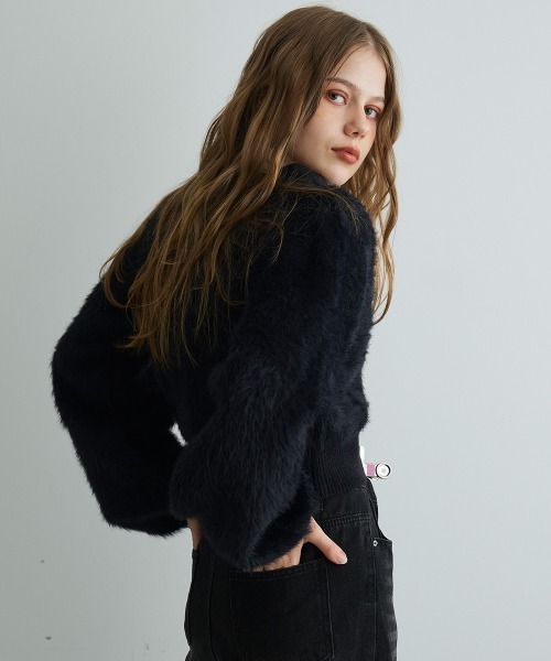 Mirette（ミレット）の「フェイクファーカーディガンジャケット / Faux Fur Cardigan Jacket（カーディガン/ボレロ・レディース・ブラック/グレー・FREE）」の7枚目の写真