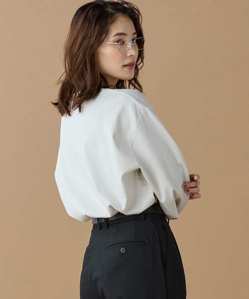 LACOSTE（ラコステ）の「【オンライン限定】LACOSTE バルーンスリーブ サイドスリット オーバーサイズTシャツ（Tシャツ/カットソー・レディース・ホワイト/グレイッシュベージュ/ブラック・FREE）」の9枚目の写真