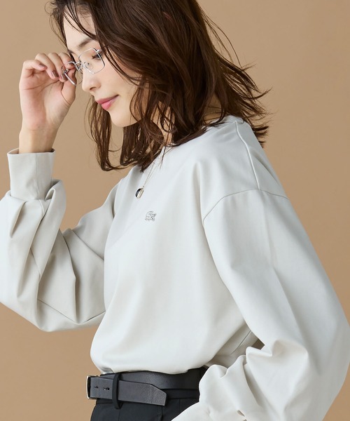 LACOSTE（ラコステ）の「【オンライン限定】LACOSTE バルーンスリーブ サイドスリット オーバーサイズTシャツ（Tシャツ/カットソー・レディース・ホワイト/グレイッシュベージュ/ブラック・FREE）」の5枚目の写真