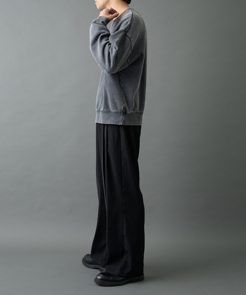 COLONY 2139（コロニートゥーワンスリーナイン）の「パウダー加工スウェットクルーネック（スウェット・メンズ・バーガンディー/ブラック/グレー・LARGE/MEDIUM）」の16枚目の写真