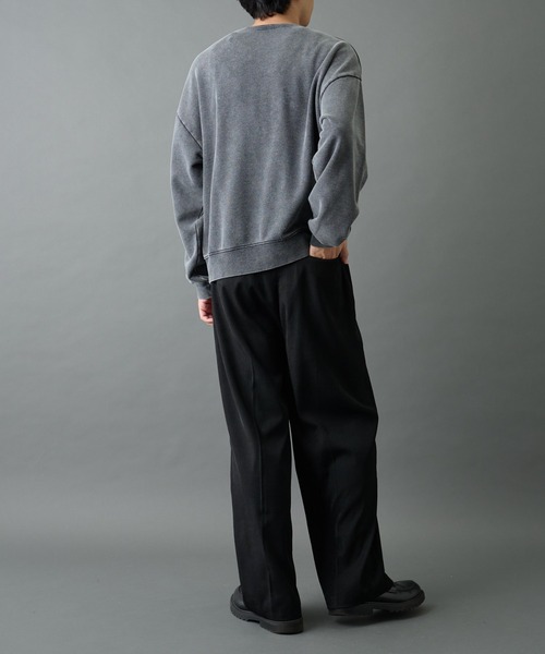 COLONY 2139（コロニートゥーワンスリーナイン）の「パウダー加工スウェットクルーネック（スウェット・メンズ・バーガンディー/ブラック/グレー・LARGE/MEDIUM）」の17枚目の写真