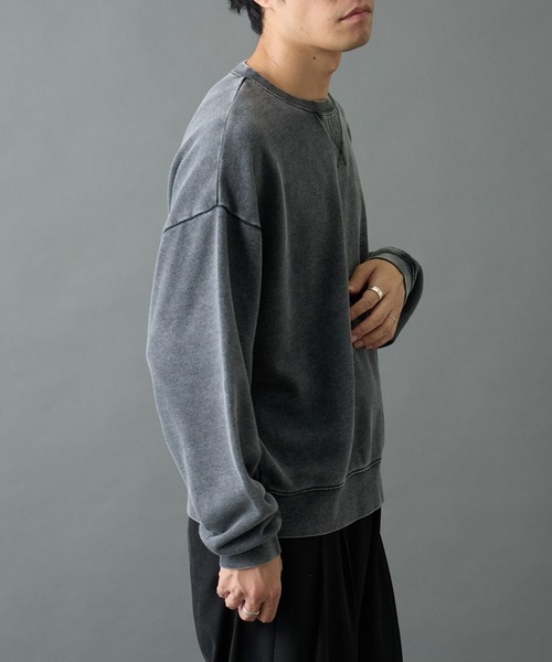 COLONY 2139（コロニートゥーワンスリーナイン）の「パウダー加工スウェットクルーネック（スウェット・メンズ・バーガンディー/ブラック/グレー・LARGE/MEDIUM）」の7枚目の写真