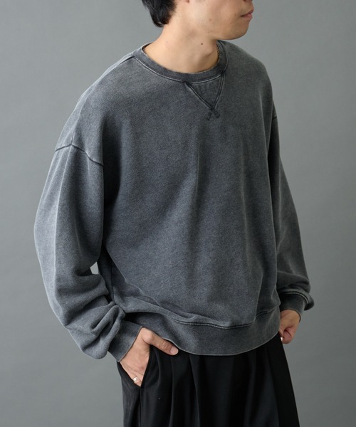 COLONY 2139（コロニートゥーワンスリーナイン）の「パウダー加工スウェットクルーネック（スウェット・メンズ・バーガンディー/ブラック/グレー・LARGE/MEDIUM）」の4枚目の写真