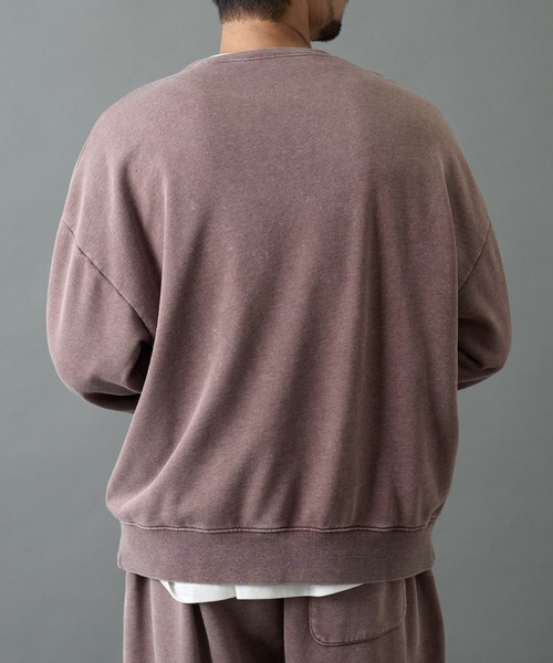 COLONY 2139（コロニートゥーワンスリーナイン）の「パウダー加工スウェットクルーネック（スウェット・メンズ・バーガンディー/ブラック/グレー・LARGE/MEDIUM）」の13枚目の写真