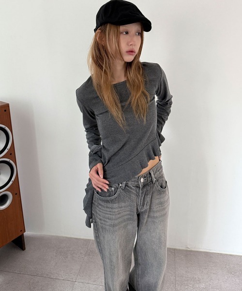 4INT.（フォイント）の「ヴィンテージ グレイ ウォッシング ストレート セミ ワイドデニム パンツ（デニムパンツ・レディース・グレー・S/M/L）」の5枚目の写真