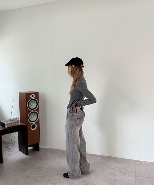 4INT.（フォイント）の「ヴィンテージ グレイ ウォッシング ストレート セミ ワイドデニム パンツ（デニムパンツ・レディース・グレー・S/M/L）」の13枚目の写真