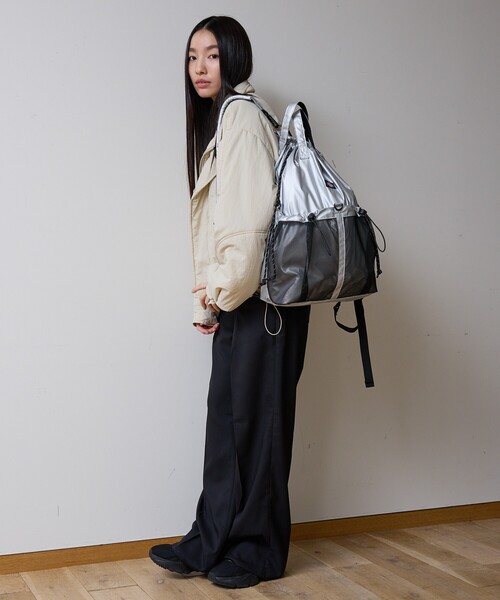 Dickies(ディッキーズ)の「【Dickies / ディッキーズ】SL3WAY MP DS SACK/合成皮革/ユニセックス【WEB限定】(バックパック/リュック・メンズ・アイボリー/シルバー/ブラック・フリー)」の12枚目の写真