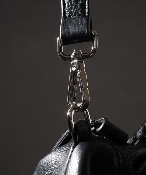 welise（ウェライズ）の「【welise×ADAMPATEK】-ミディアム- リアルレザー 2wayショルダードローストリングバッグ/巾着バッグ（ショルダーバッグ・メンズ・ブラック・FREE）」の9枚目の写真