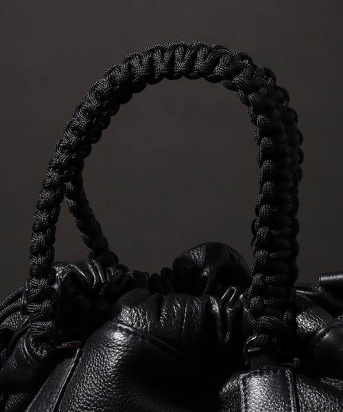 welise（ウェライズ）の「【welise×ADAMPATEK】-ミディアム- リアルレザー 2wayショルダードローストリングバッグ/巾着バッグ（ショルダーバッグ・メンズ・ブラック・FREE）」の5枚目の写真