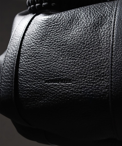 welise（ウェライズ）の「【welise×ADAMPATEK】-ミディアム- リアルレザー 2wayショルダードローストリングバッグ/巾着バッグ（ショルダーバッグ・メンズ・ブラック・FREE）」の8枚目の写真