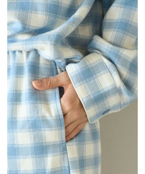 gelato pique（ジェラートピケ）の「プレッピーネルチェックショートパンツ（ルームウェア/パジャマ・レディース・ブルー/イエロー・F）」の8枚目の写真