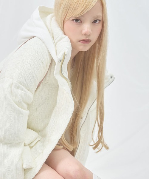FickleBebe(フィクルベベ)の「ボリュームリボンニットダウン(ダウンジャケット/コート・レディース・チャコール/ホワイト・FREE)」の11枚目の写真