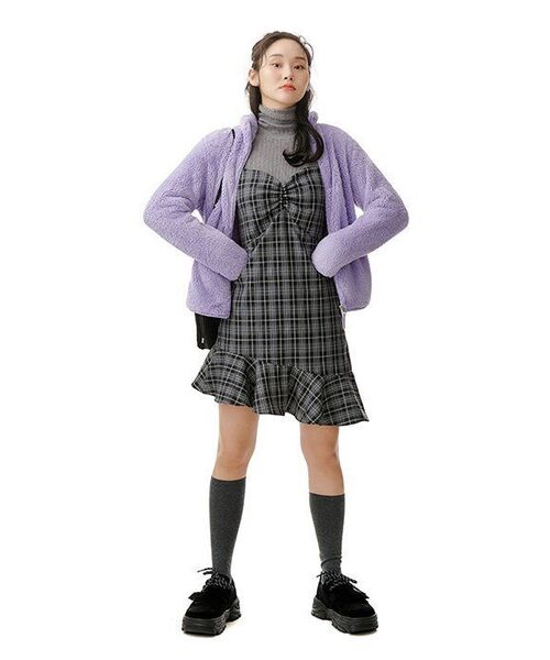 MUSINSA STANDARD WOMAN（ムシンサスタンダードウーマン）の「レディースリブ編みスリムタートルネックニット[ミディアムグレー]（ニット/セーター・レディース・その他・MEDIUM/LARGE/X-SMALL/SMALL）」の3枚目の写真