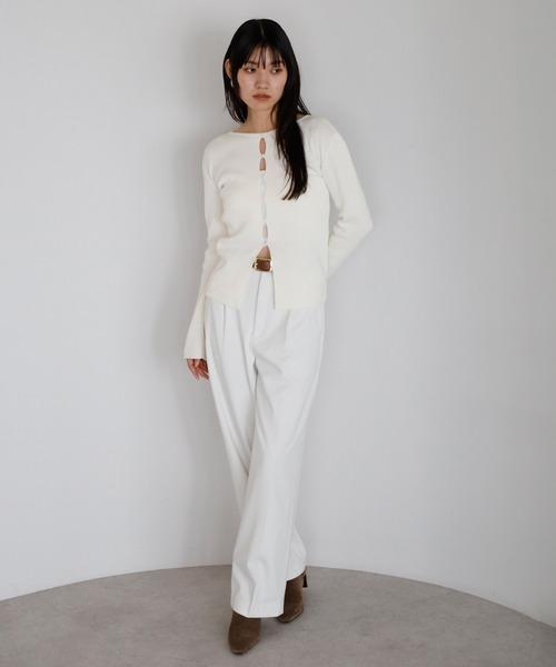 ENC(エンク)の「front holed knit / フロントホールニット(ニット/セーター・レディース・ネイビー/アイボリー/チャコールグレー・FREE)」の4枚目の写真