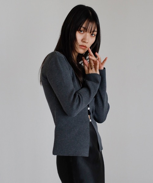 ENC(エンク)の「front holed knit / フロントホールニット(ニット/セーター・レディース・ネイビー/アイボリー/チャコールグレー・FREE)」の10枚目の写真