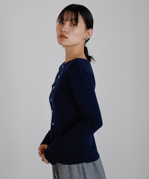 ENC(エンク)の「front holed knit / フロントホールニット(ニット/セーター・レディース・ネイビー/アイボリー/チャコールグレー・FREE)」の16枚目の写真