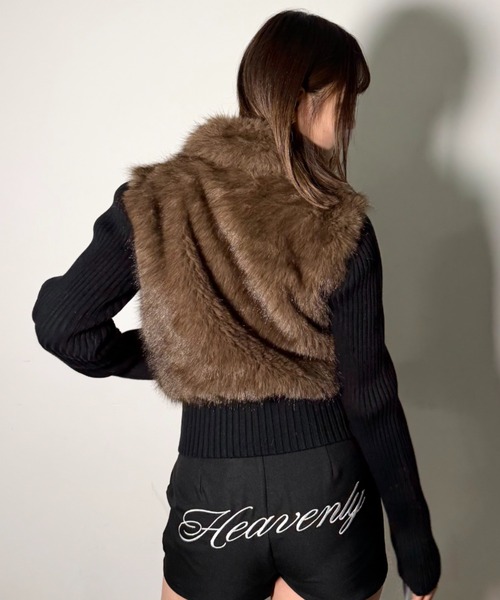 .KOM(ドットコム)の「A'GEM/9 × .kom 『.kom/ドットケーオーエム』【Y2K】フェイクファー×切替ニット(ニット/セーター・レディース・ブラック/ホワイト・FREE)」の8枚目の写真