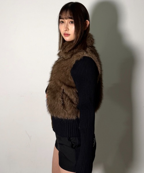 .KOM(ドットコム)の「A'GEM/9 × .kom 『.kom/ドットケーオーエム』【Y2K】フェイクファー×切替ニット(ニット/セーター・レディース・ブラック/ホワイト・FREE)」の5枚目の写真