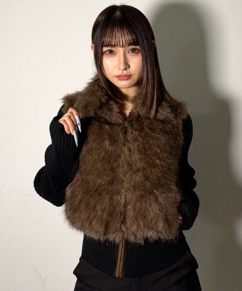 .KOM(ドットコム)の「A'GEM/9 × .kom 『.kom/ドットケーオーエム』【Y2K】フェイクファー×切替ニット(ニット/セーター・レディース・ブラック/ホワイト・FREE)」の4枚目の写真