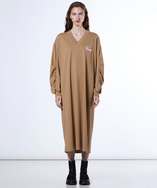 DOUBLE STANDARD CLOTHING(ダブルスタンダードクロージング)の「コットン天竺 ギャザーワンピース(ワンピース・レディース・ベージュ/ブラック・38/36)」の1枚目の写真
