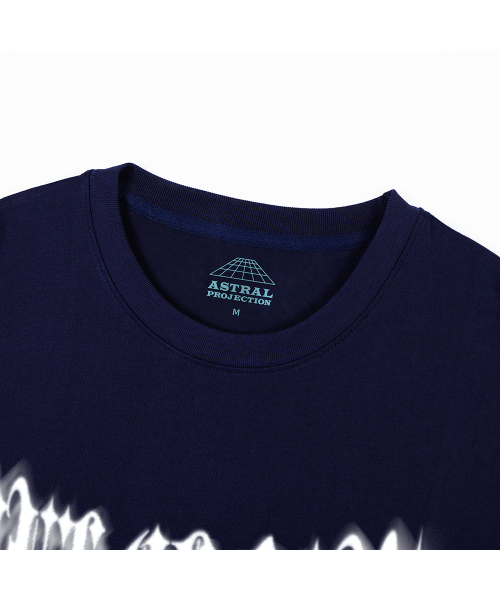 ASTRAL PROJECTION(アストラルプロジェクション)の「アウトオブボディオーバーサイズロングスリーブTシャツ_ネイビー(Tシャツ/カットソー・メンズ・その他・LARGE/MEDIUM/X-LARGE/XX-LARGE)」の3枚目の写真
