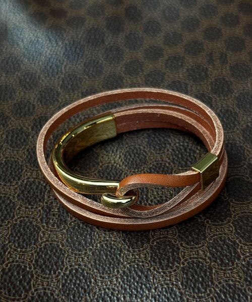 le.coeur blanc（ルクールブラン）の「O レザーバングル（バングル/リストバンド・レディース・ブラウン/ブラック・FREE）」の7枚目の写真
