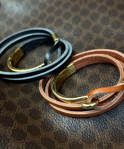 le.coeur blanc（ルクールブラン）の「O レザーバングル（バングル/リストバンド・レディース・ブラウン/ブラック・FREE）」の8枚目の写真