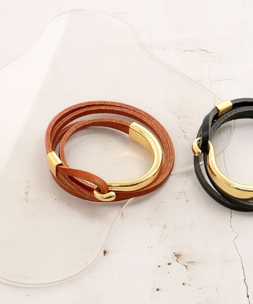 le.coeur blanc（ルクールブラン）の「O レザーバングル（バングル/リストバンド・レディース・ブラウン/ブラック・FREE）」の12枚目の写真