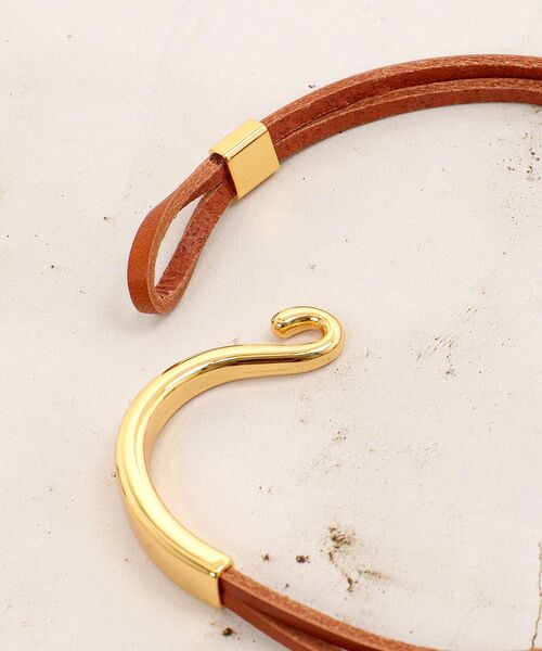 le.coeur blanc（ルクールブラン）の「O レザーバングル（バングル/リストバンド・レディース・ブラウン/ブラック・FREE）」の16枚目の写真