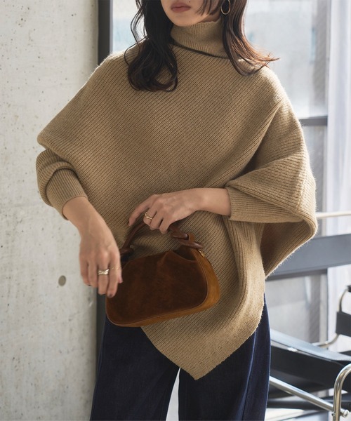 KOBE LETTUCE（コウベレタス）の「ハイネック アシンメトリードルマンニットトップス（ニット/セーター・レディース・ブラック/ホワイト/ベージュ/グレー・M）」の8枚目の写真